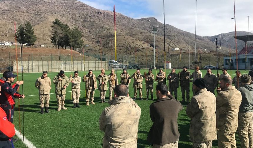 Güvenlik Korucularına Çığ ve Afet Eğitimi