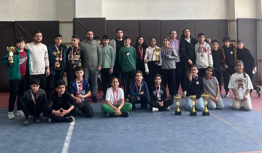 Küçükler Ve Yıldızlar Eskrim İl Şampiyonası Tamamlandı