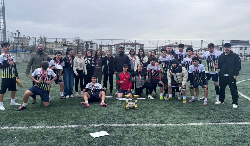 Spor Lisesinden Ragbide Çifte Şampiyonluk