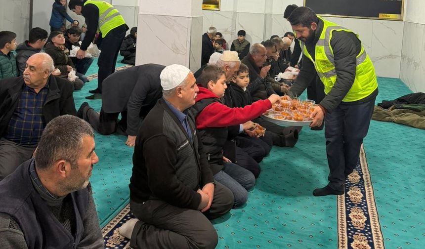 Umut Kervanı’ndan Cemaate İkram