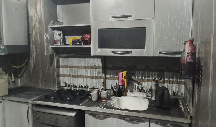 Apartman dairesinde çıkan yangın söndürüldü