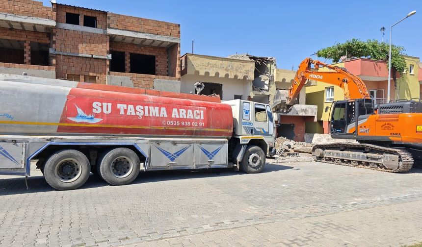 Batman’da 174 Riskli Bina Yerle Bir Edildi