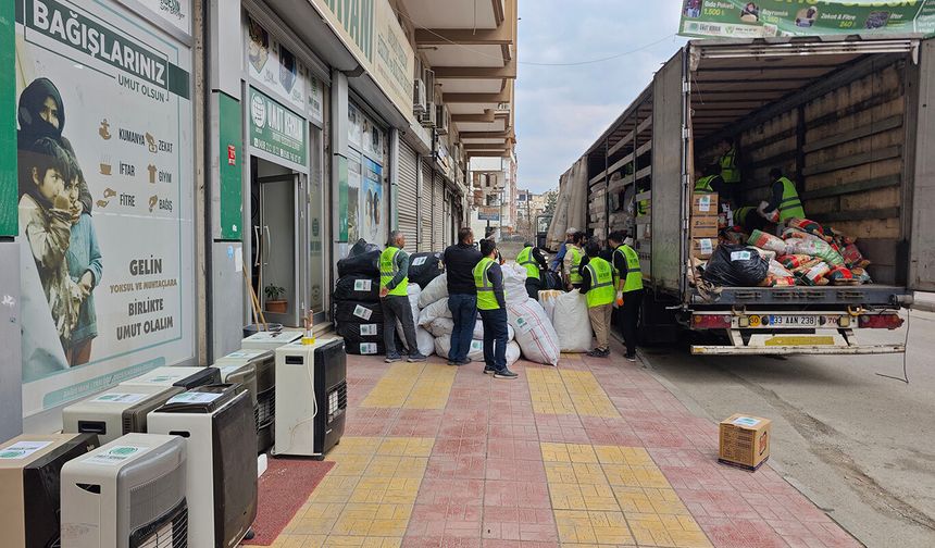 Batman'dan Suriye'ye 1 tır insani yardım gönderdi