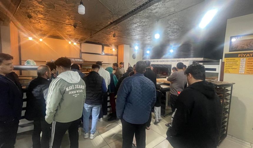Fırınlarda bayram öncesi iğne atsan yere düşmüyor