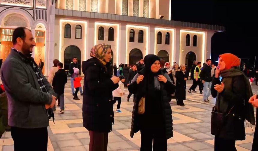 İşaret Dili Tercümanından Gönüllü Destek Alkış Topladı