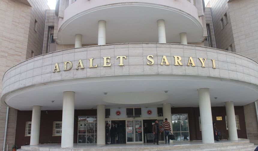 Kendilerini kamu görevlisi olarak tanıtan 3 kişi tutuklandı