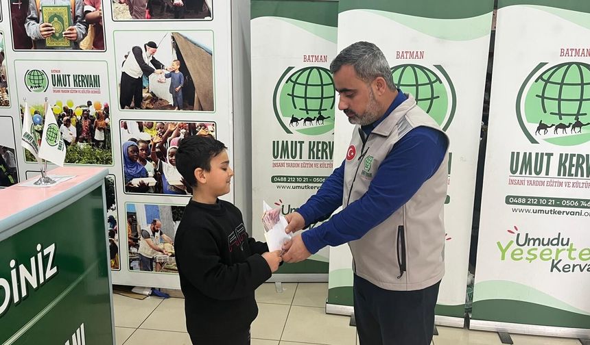 Minik Eymen'den Gazze'deki Kardeşlerine Anlamlı Bağış