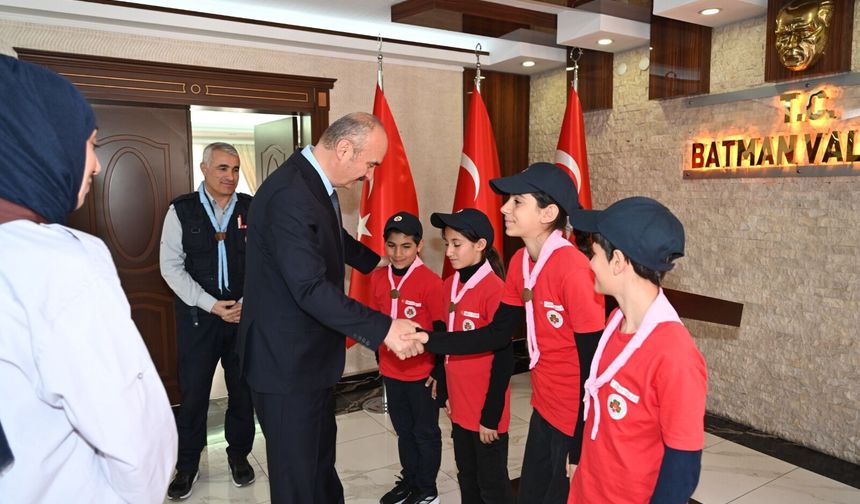 Minik İzcilerden Vali Canalp’e Ziyaret