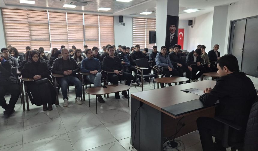 Sivil Toplum Merkezi’nde Gençlere Farkındalık Buluşması