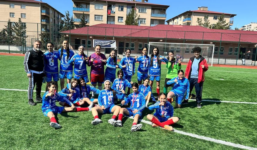 TOKİ KIZLARI BÖLGE ŞAMPİYONU OLDU