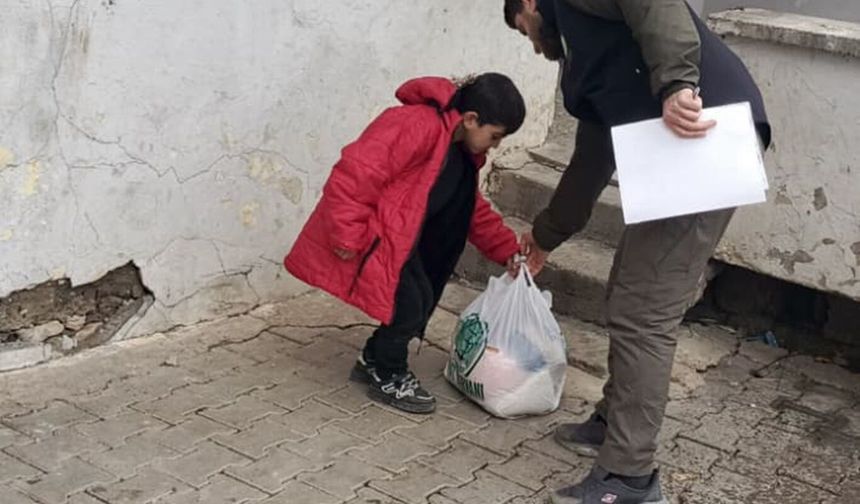 Umut Kervanı Kozluk’ta 90 Ailenin Yüzünü Güldürdü