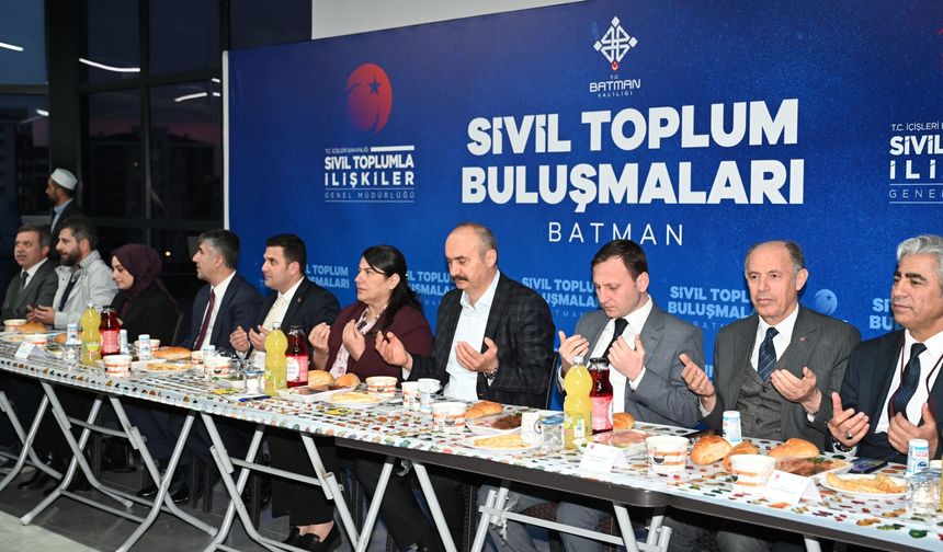Vali Canalp Basın Mensuplarını İftar Sofrasında Buluşturdu