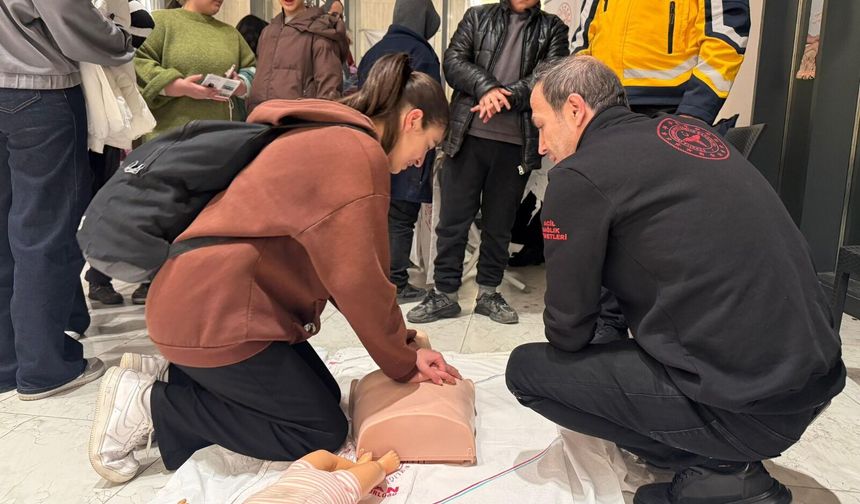 Vatandaşlar Hayat Kurtarmayı Uygulamalı Öğrendi