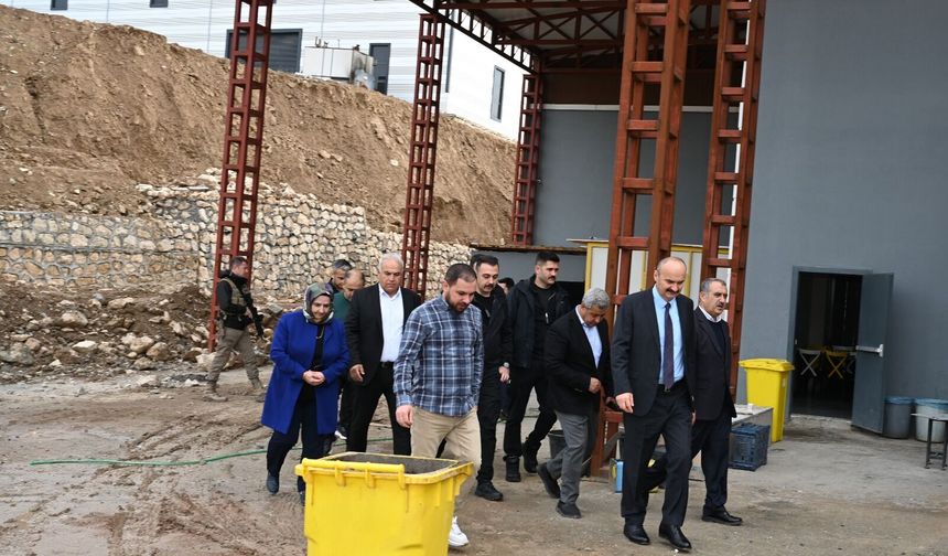 Yağış Felaketi Fabrikayı Vurdu: Vali Canalp Hasar Yerinde İnceledi