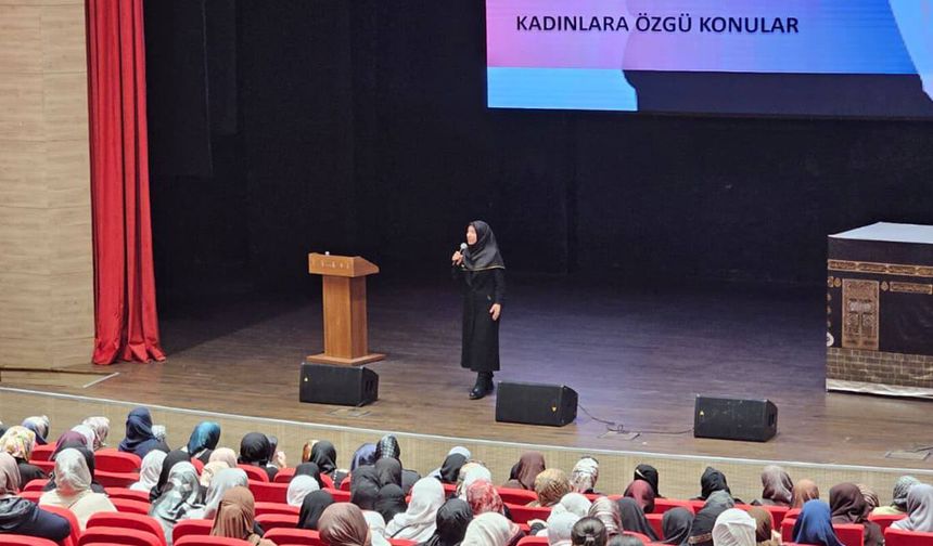 400 Hacı Adayı Bilgilendirildi: Kutsal Yolculuğa Hazırlar mı?