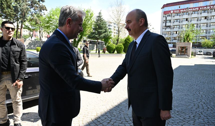 AK Parti Kurmaylarından Vali Canalp’e Ziyaret!