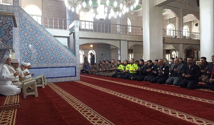 Batman'da Emniyet Teşkilatı 181. Yılında Şehitlerini Dualarla Andı!