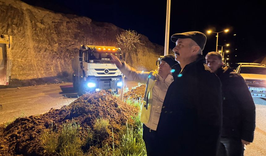 Batman’da Heyelan Alarmı! Üniversite Yolunda Korkutan Görüntüler