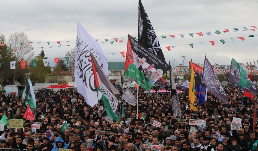 Batman’da Mevlid-i Nebi Coşkusu: On Binler Peygamber Sevgisinde Buluştu