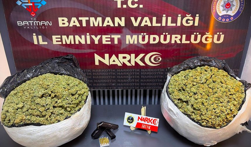 Batman’da Uyuşturucu ve Silah Operasyonu: Araçlardan Neler Çıktı?