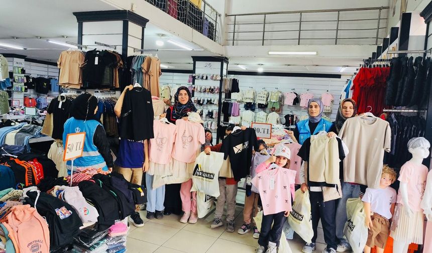 Batman’da Yetimlerin Yüzü Güldü: İyilik Elbise Oldu Kuşattı!