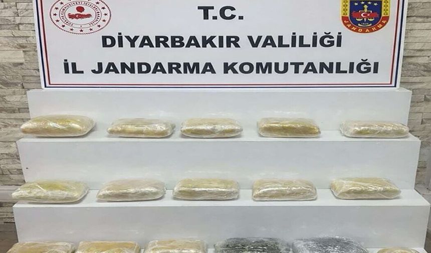 Diyarbakır’da Narkotik Operasyonu: 22 Kilo Esrar Ele Geçirildi, 14 Gözaltı