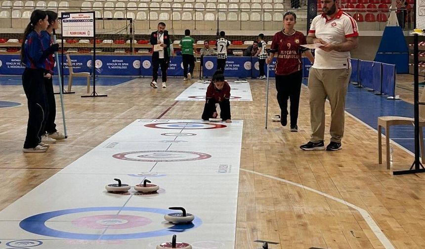 Köy Okulundan Büyük Başarı! Batman’da Curling Heyecanı Finale Taşındı