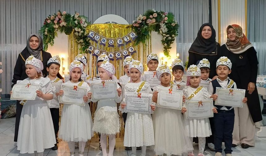 Minik Yüreklerin Büyük Başarısı: Kur’an’a Geçiş Sevinci Törenle Taçlandı