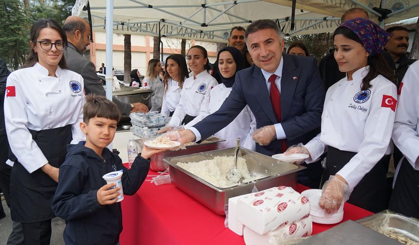 Öğrenci ve Mezunlar Aynı Sofrada Geleceği Konuştu