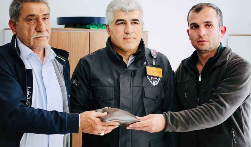 Otobüste Unutulan Altınlar Dürüst Şoför Sayesinde Sahibine Ulaştı!