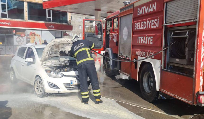 Petrol İstasyonunda Alevler Yükseldi! Facia Kıl Payı Atlatıldı