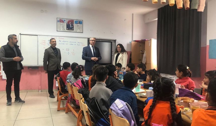 Sınıflara Sürpriz Ziyaret: İl Müdürü Öğrencilerle Buluştu!