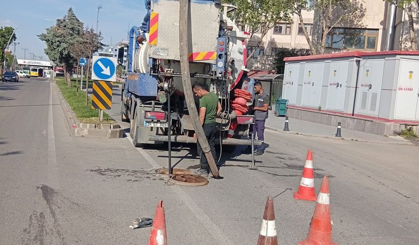 BASKİ ekiplerinden kent genelinde yoğun baca temizliği