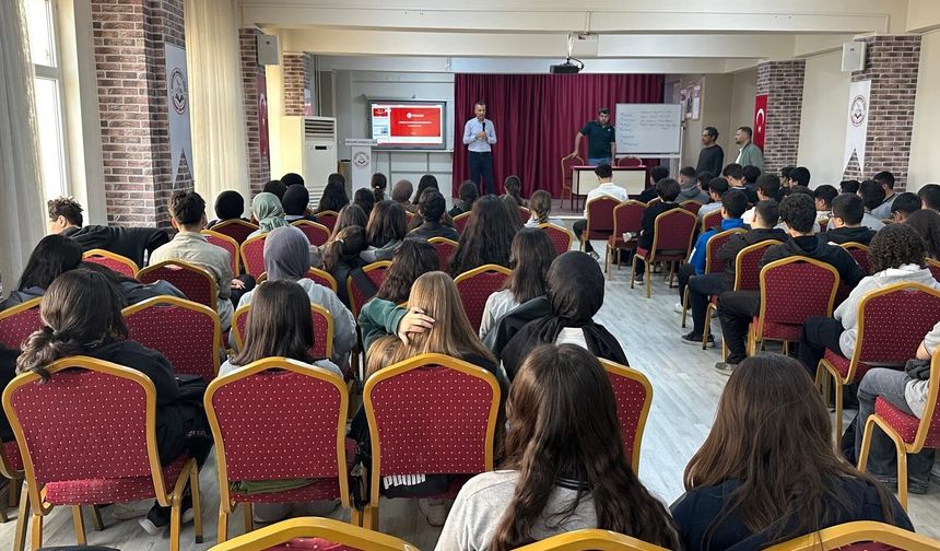 Batman’da 800 Öğrenciye Gümrükten Kaçakçılık Eğitimi