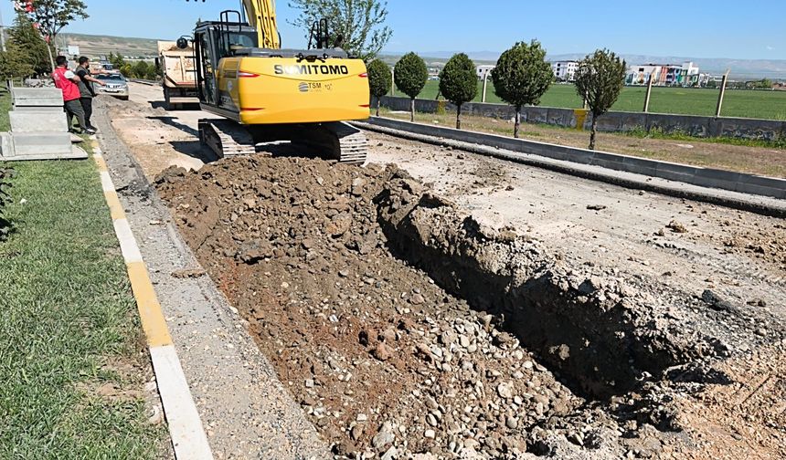 Batman’da Mahalle Mahalle Asfalt, Kaldırım ve Yeni Yol Atağı