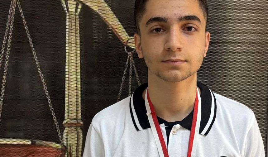 Batman’dan Dünyaya Uzanan Klavye Başarısı: Rıdvan Soyoral Dünya 12’ncisi Oldu