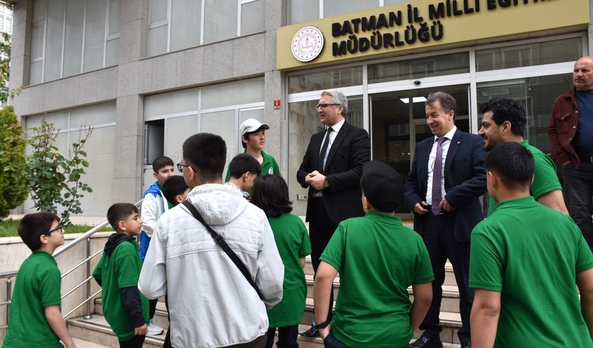 Batman’dan Teknoloji Çıkarması: 58 Robotla Antalya Yolculuğu!