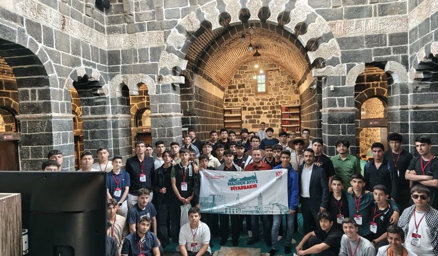 Batmanlı Öğrenciler Diyarbakır’da Kültür ve Eğitim Yolculuğuna Katıldı