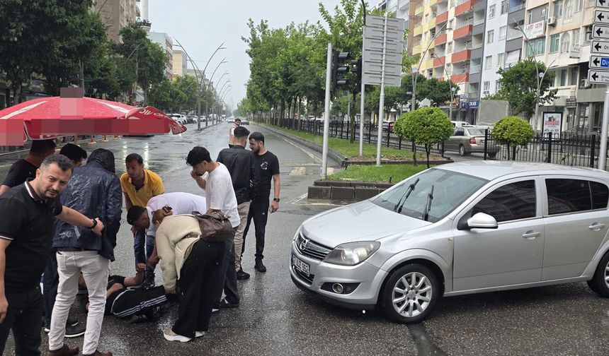 Bisikletli Çocuk Otomobilin Ön Camına Savruldu