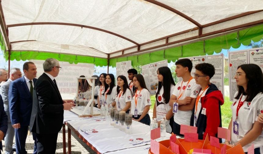 Geleceğin Bilim İnsanları Sahneye Çıktı