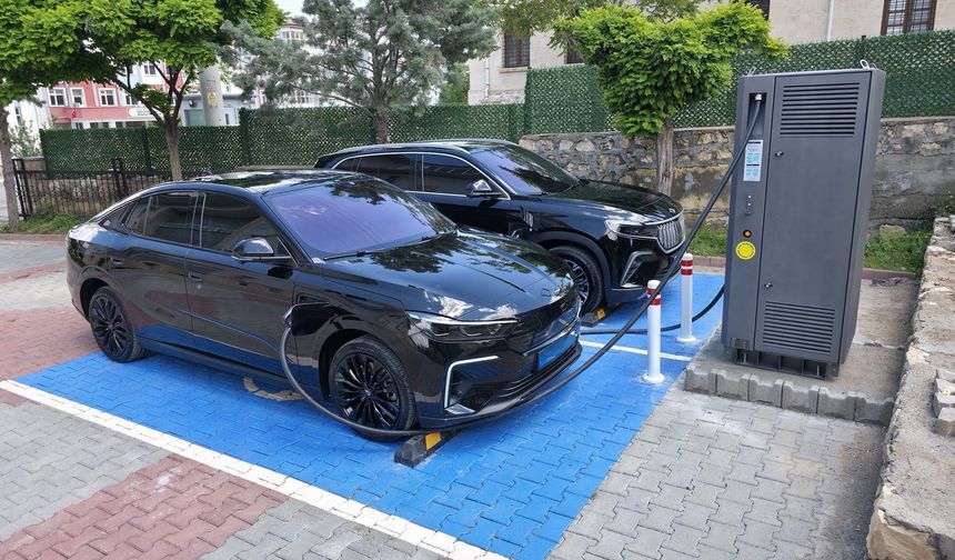 Gercüş’te dev adım: Turizm rotasına 120 kw’lık hızlı şarj istasyonu!