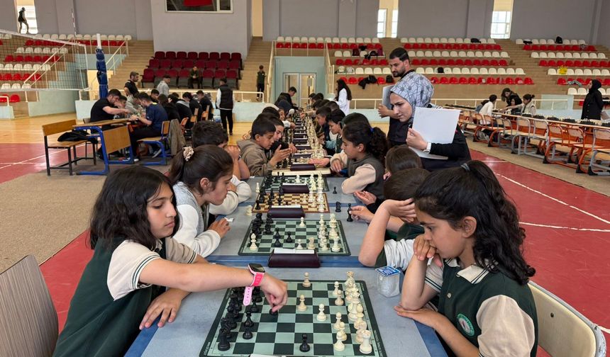Gercüş’te Hamle Sırası Gençlerde: 116 Sporcu Şah-Mat İçin Yarıştı!