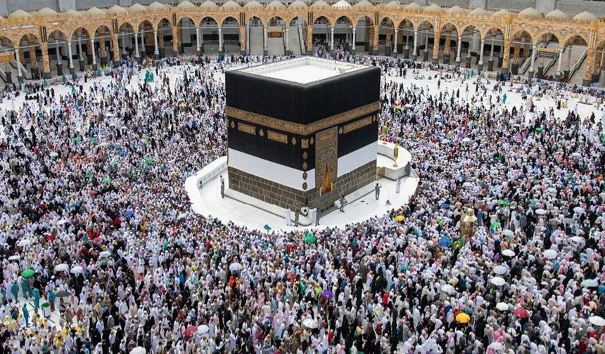 Hacılar Kâbe’ye vedaya hazırlanıyor: Veda tavafı yapıldı