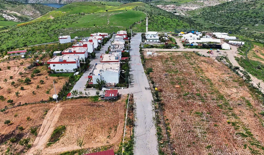 Hasankeyf’te Yeşil Dönüşüm: 1500 Fidan Toprakla Buluştu