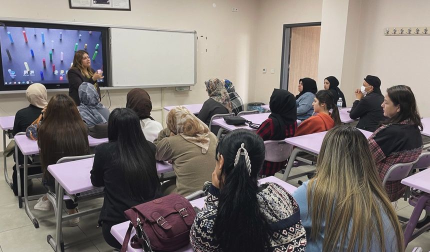“Hayatın İlk Çeyreği” Eğitimiyle Kursiyerlere Gelecek Rehberliği