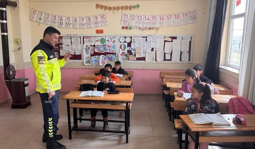 Jandarma Geleceğin Sürücülerini Eğitiyor!