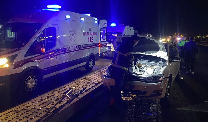 Kontrolden Çıkan Otomobil Refüje Çarptı