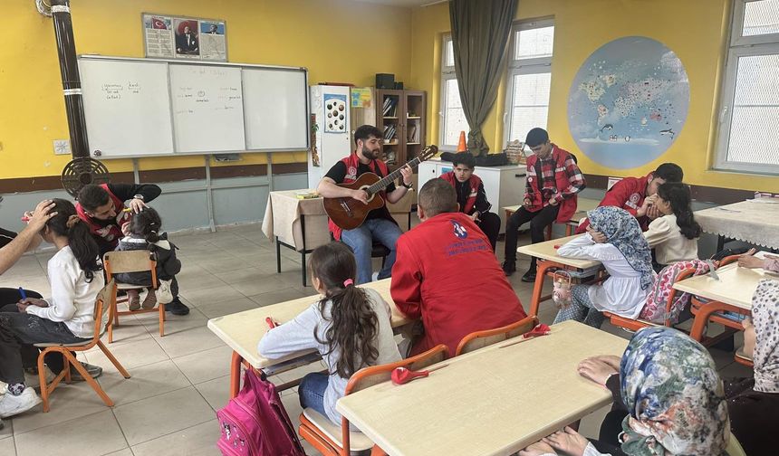 Köy Okulunda Renkli ve Unutulmaz Gün