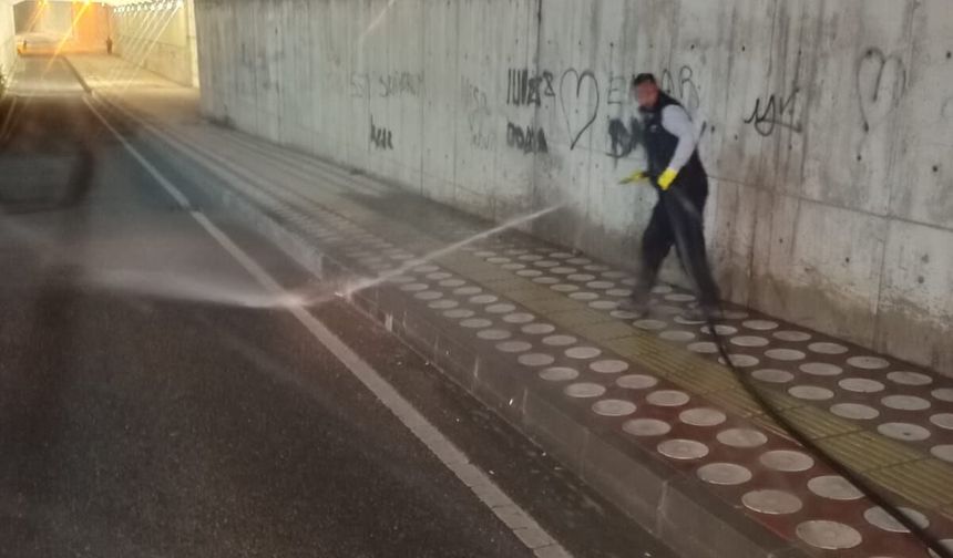 MERETO CADDESİ PIRIL PIRIL YIKANDI
