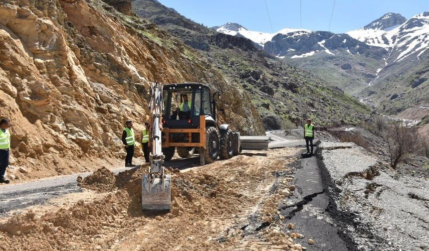 Mereto Dağı Yolunda Alarm: Heyelan ve Çökme Sonrası Müdahale Başladı!